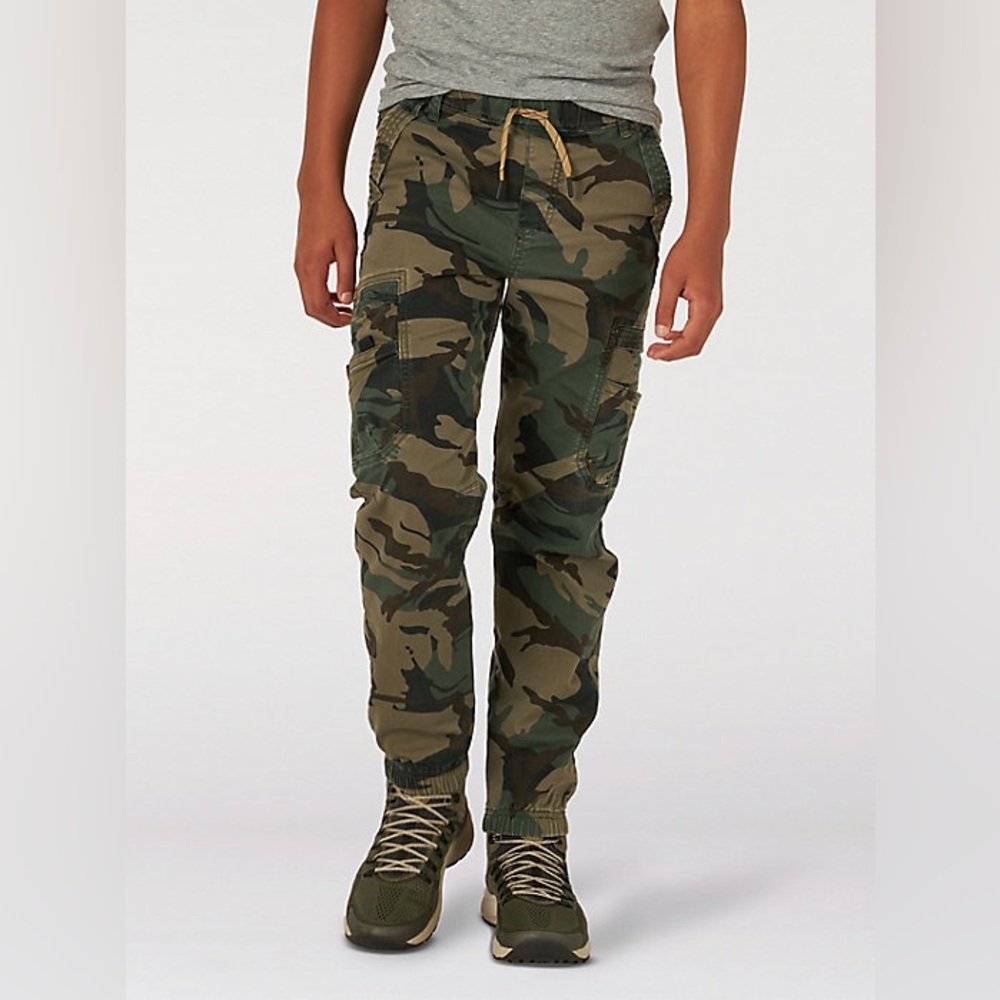 Boys Wrangler Camouflage Cargo Pants 6 Slim Like New